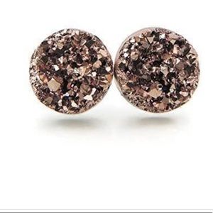 Housewives fav! Rose gold druzy stud earrings w/ gunmetal edge by Marcia maran